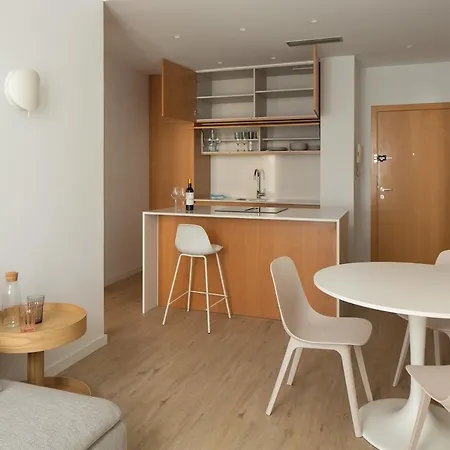 Appartement A Peaceful Bubble Downtown And Parking Included *