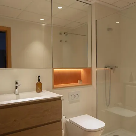 Appartement A Peaceful Bubble Downtown And Parking Included *